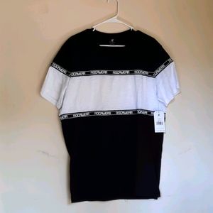 Rocawear t-shirt medium new with tag